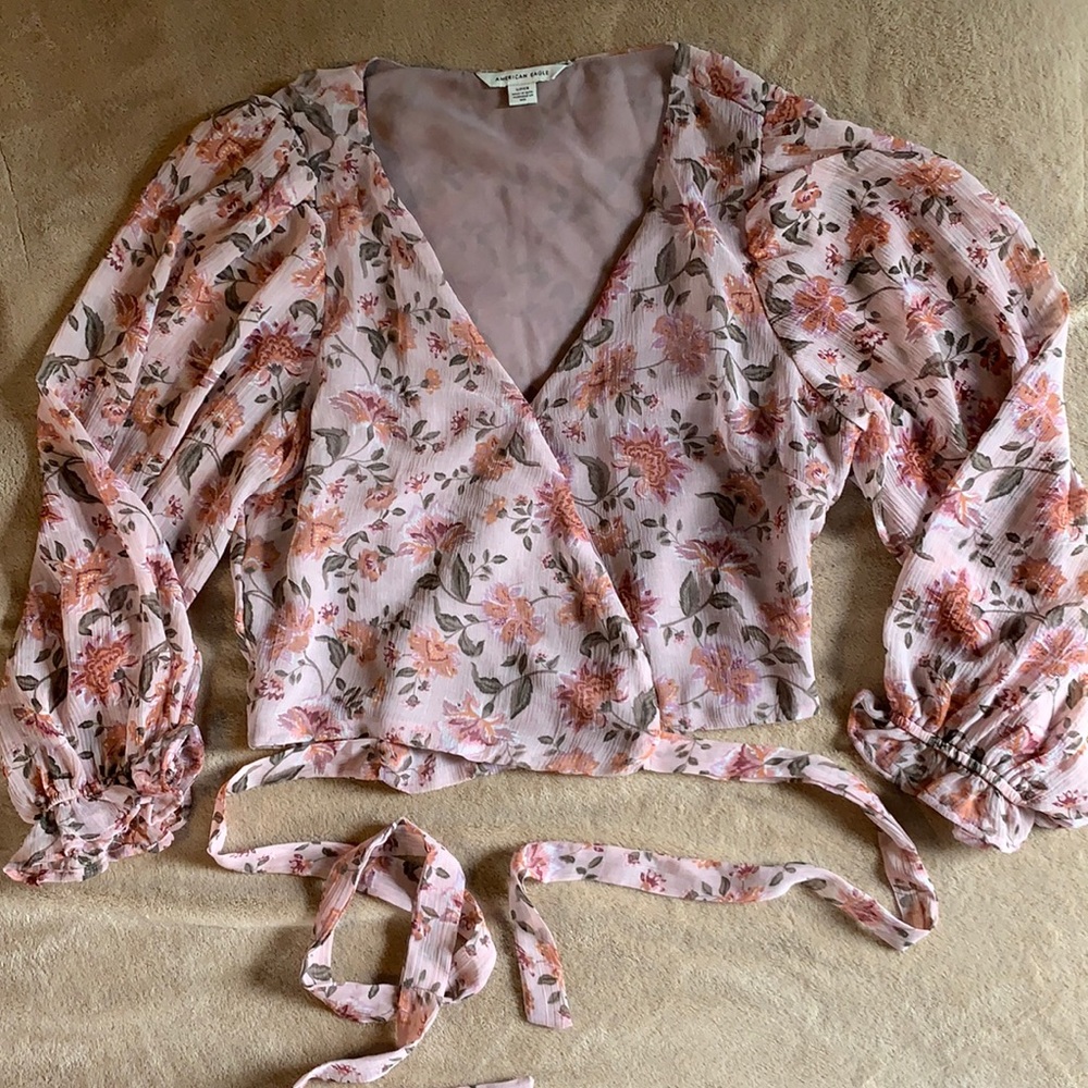 American Eagle floral tie shirt sz small